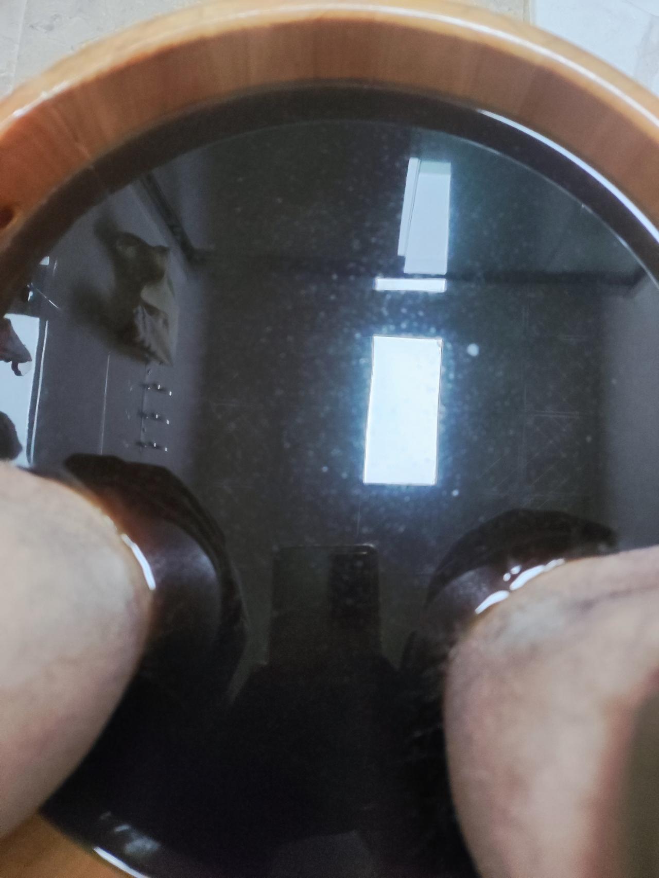 1月11日泡脚：
​今天一直在思考艾制品严选合作伙伴招募的事，提供什么价值和利益