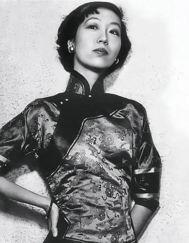 1995年，张爱玲在美国去世，她的尸体一周后才被发现。有意思的是，在她留下的遗嘱
