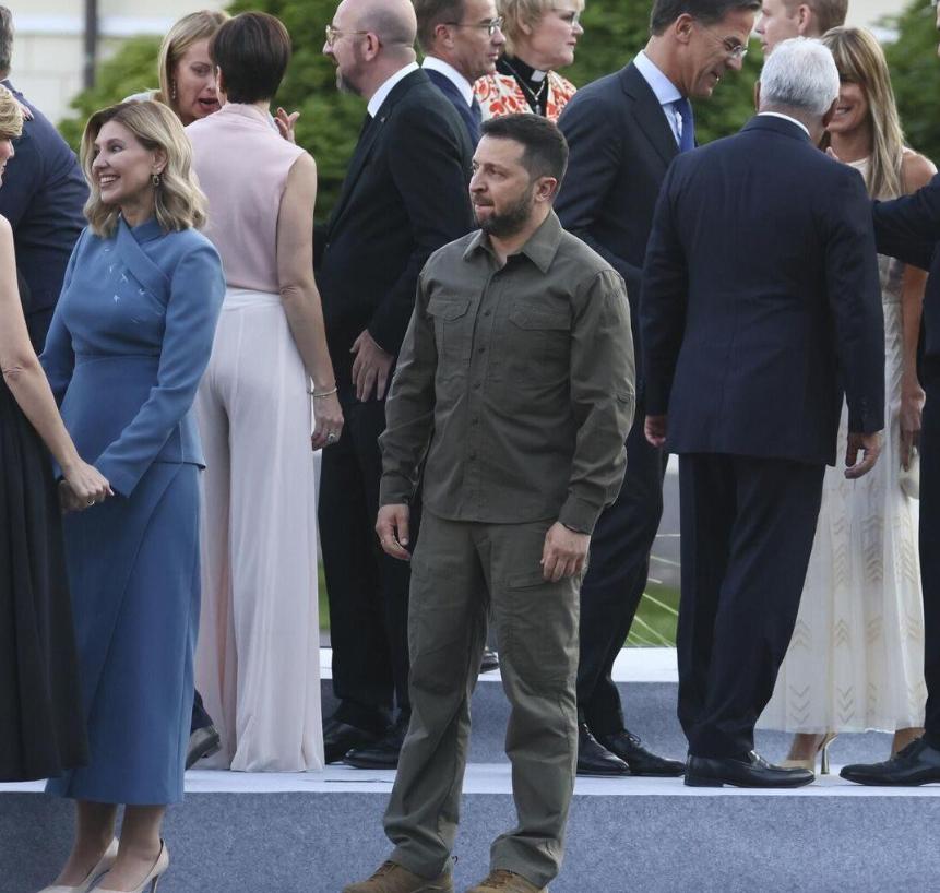 泽连斯基在《纽约邮报》采访中明确表示，“我非常希望，美国不要把乌克兰只看作一个一