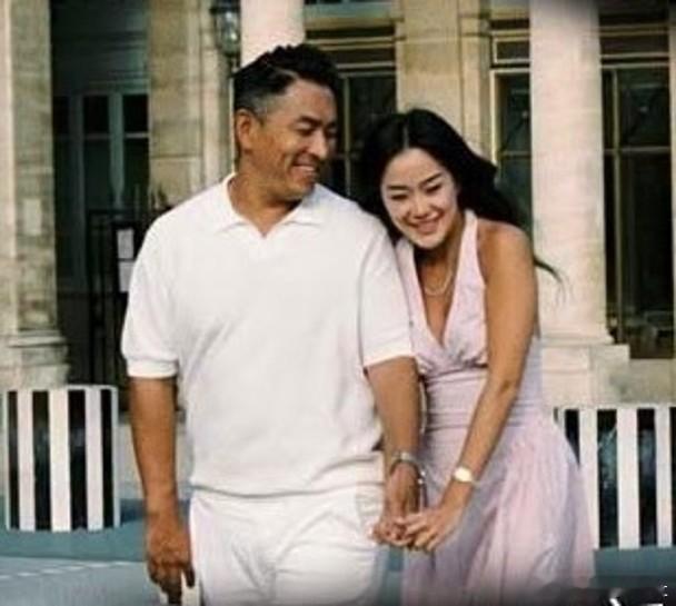 已故商人何柱國之子何正德（Kent）傳與結婚12年的林建岳大女林恬兒婚變，有消息