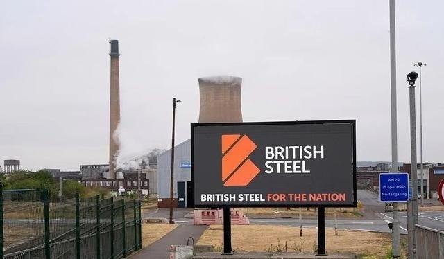 一起看个笑话：乱港政党民主党前主席胡志伟出狱后奔向英国，但刚落地就被扣留，还可能