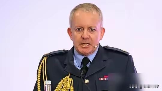 英国国防参谋长到乌克兰前线转了一圈，回来后说得很直白：乌军无人机操作员每摧毁一个
