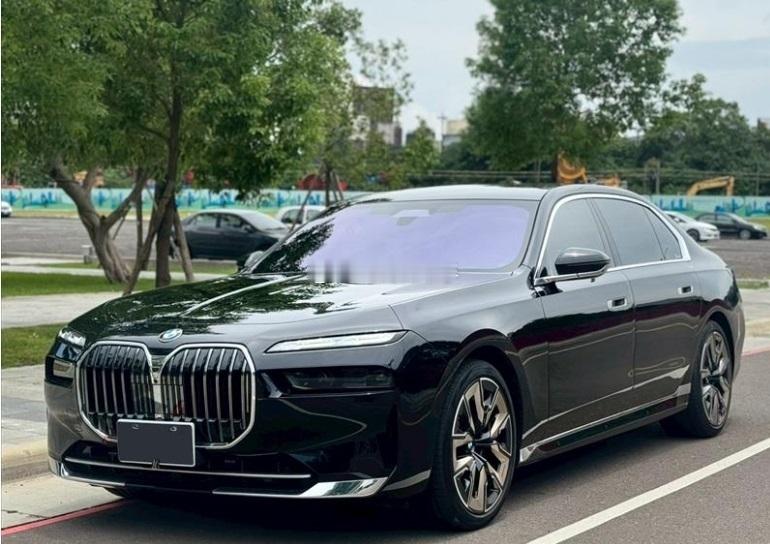 台湾省宝马740Li，这是2023年在台湾省上的牌，行驶了1.5万公里，此车要价