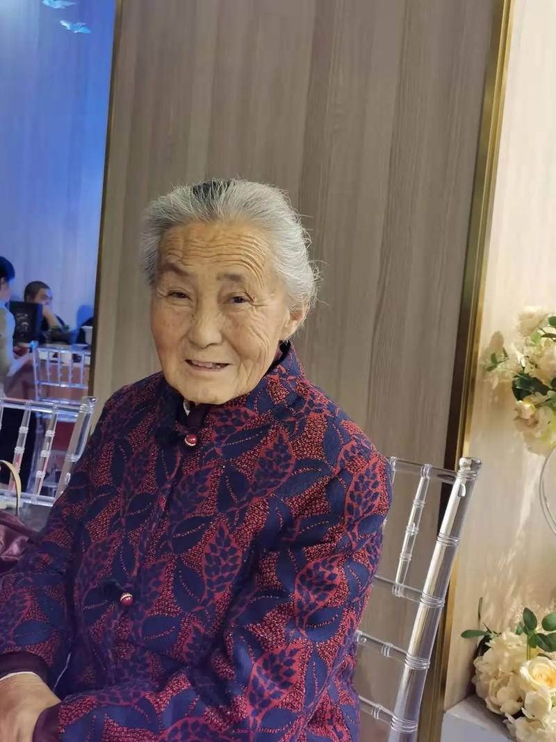 最善良的是农民
       农民，无疑是世上最善良的群体。我回乡下时，路过乡亲