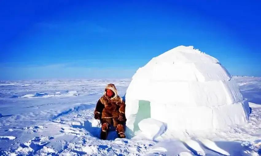 科学家已确认，在南极几千米厚的冰盖下，还藏着“另一个世界”湖泊里的水含有大量的盐