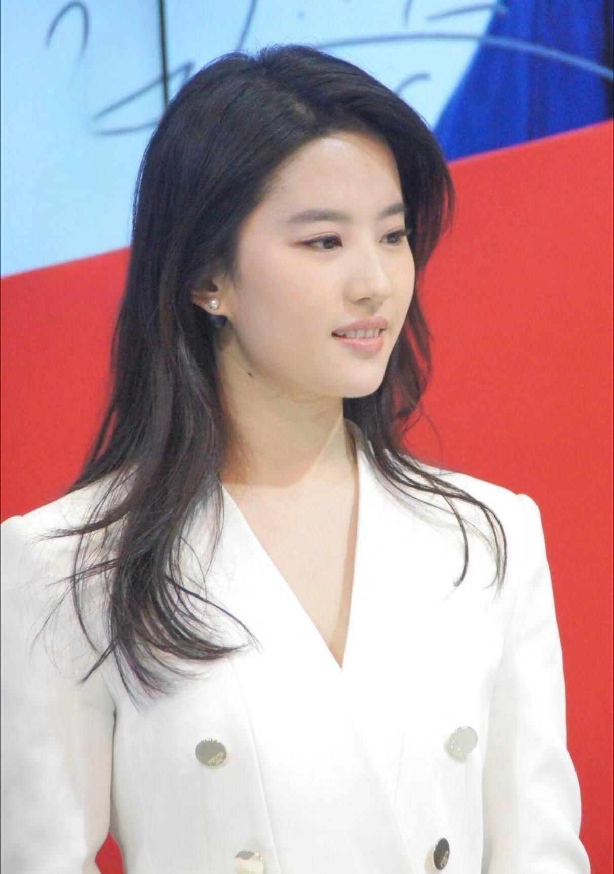 最美天气预报女主持 