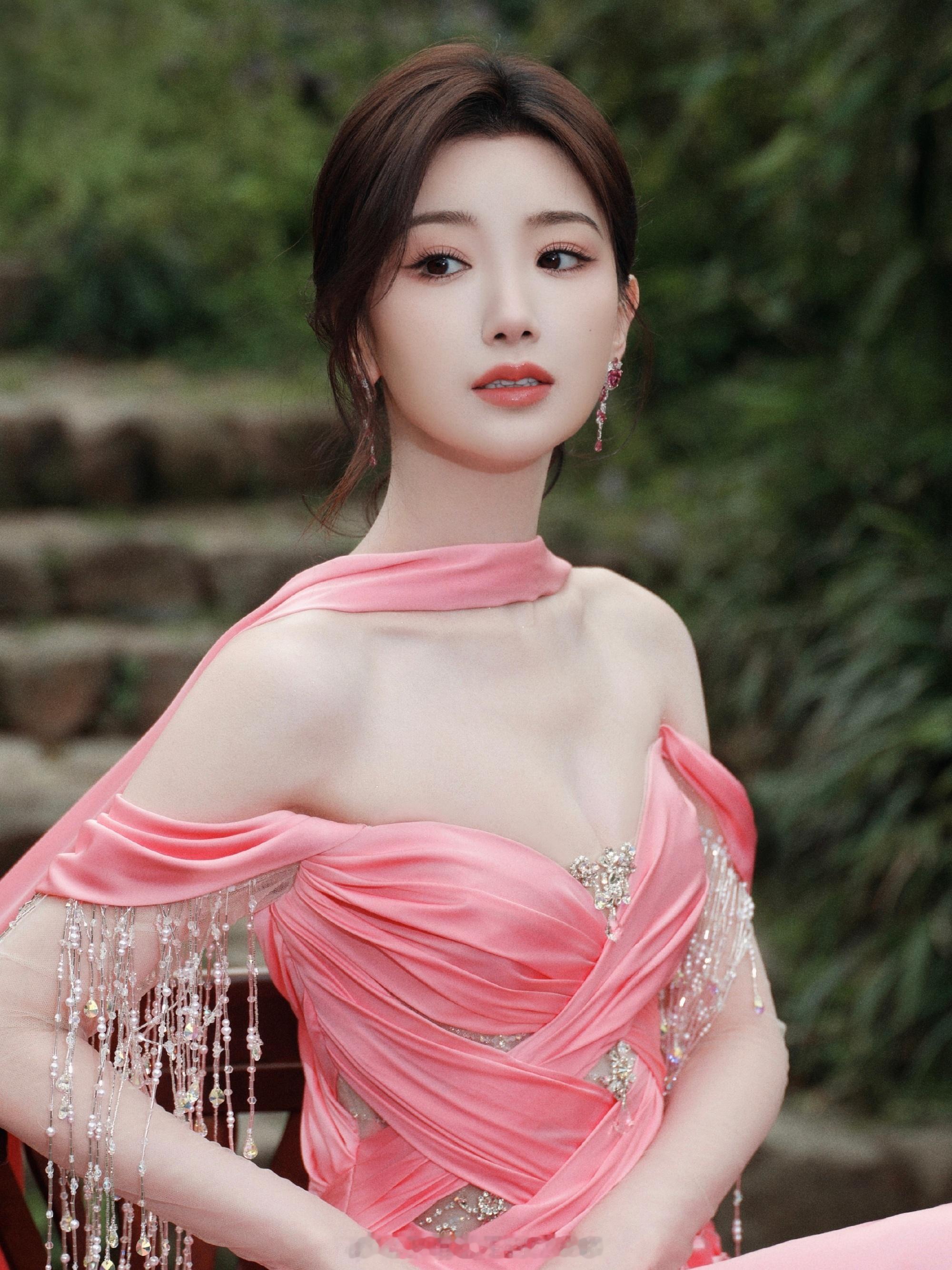 🍉：童瑶、毛晓彤、张月《35而已》作为大爆都市剧三十而已的后续，之前都说是原班