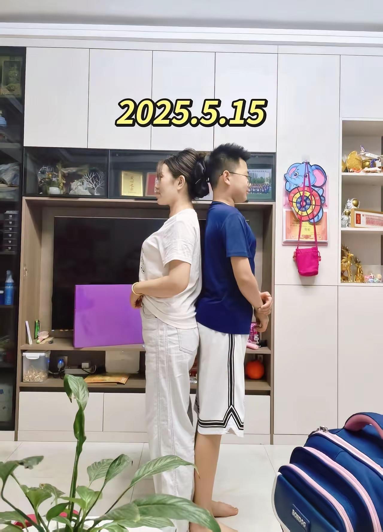 同样的两个人，时隔近一年。