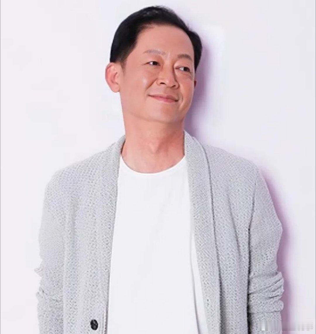 王志文说：“你要研究小人，你才能防得住小人，小人最本质特征就是依附性。不依附势力