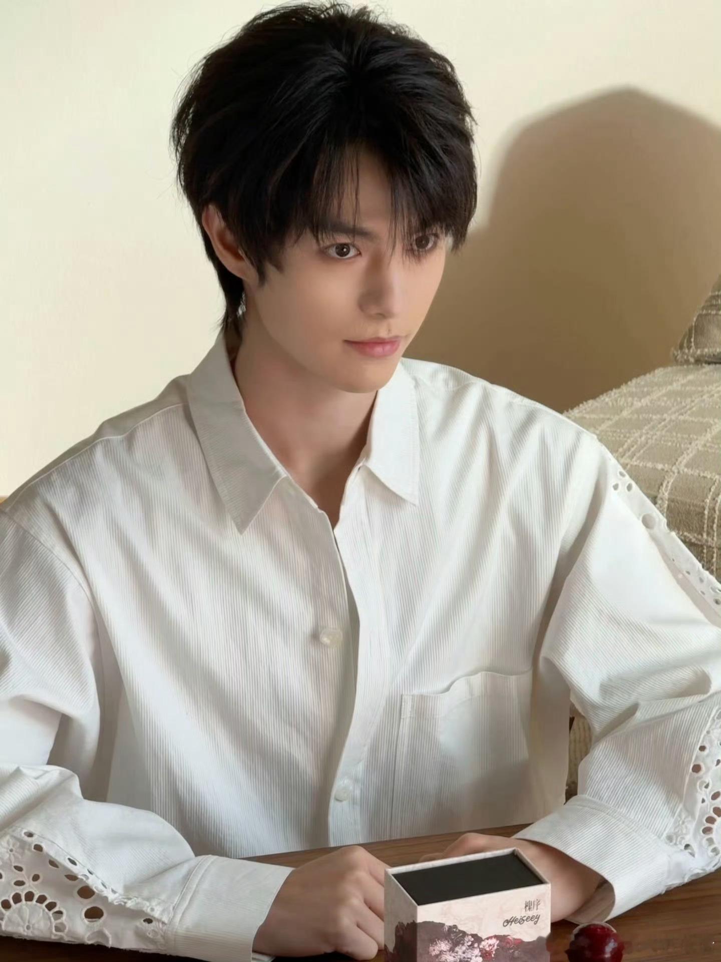 以为有白月光是很小众的事 原来不止心里有白月光，护肤界也藏着惊喜～ 试过不少才发