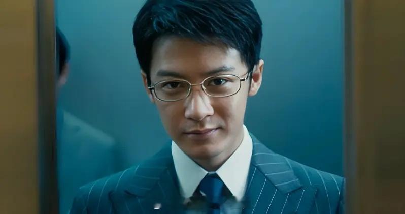 现在电影的妆造都开始把人给画黑黑的吗？一啊可是真的没有认出这个是檀健次啊 