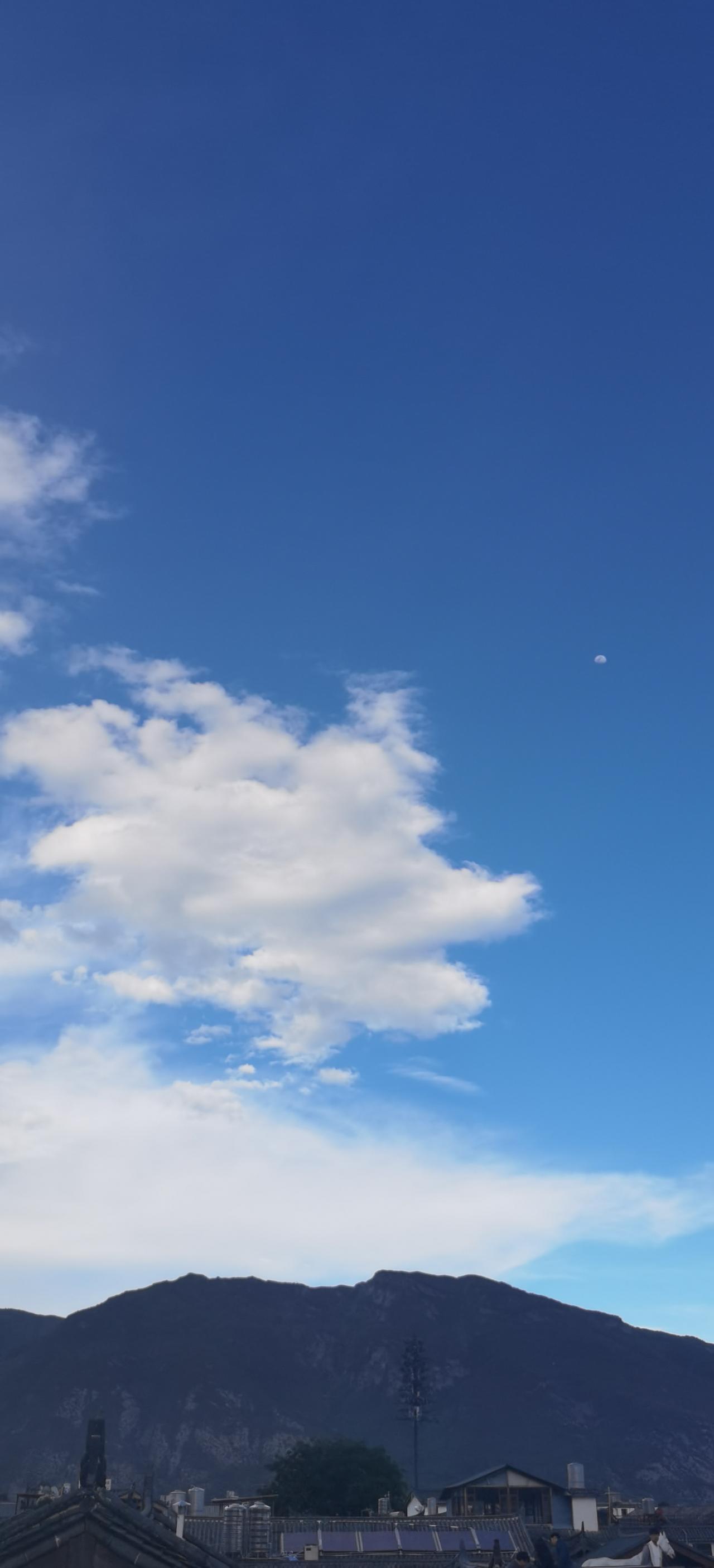 你拍到过北京的高颜值蓝天白云吗读书的的时候拍过，还是挺漂亮的。