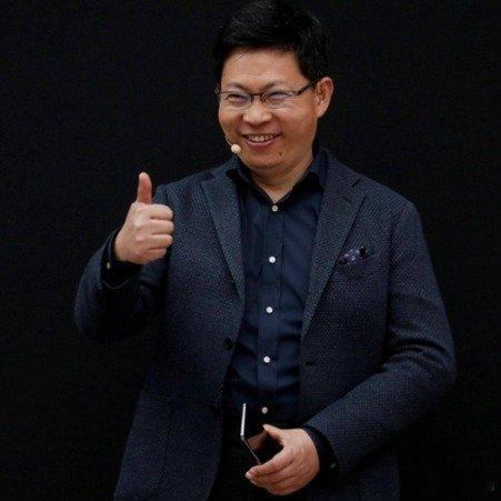 余承东自费买车回家过年 不错哟，余总，自费买车回家过年，快过年了，我也想买一台车