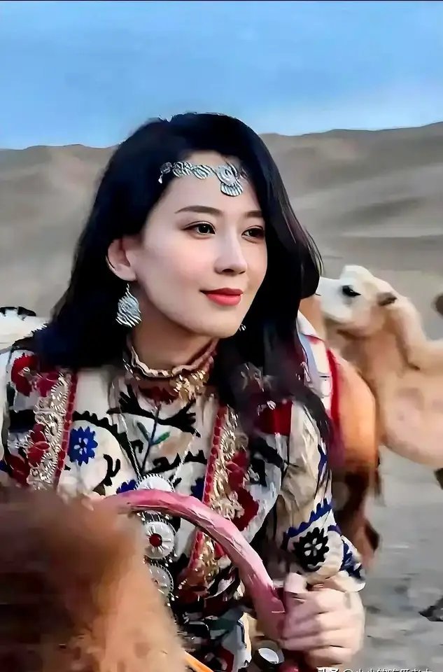 森林北说，我和汪峰是前年在新疆谈文旅项目合作时认识的。当时我刚离婚一年多，带着女