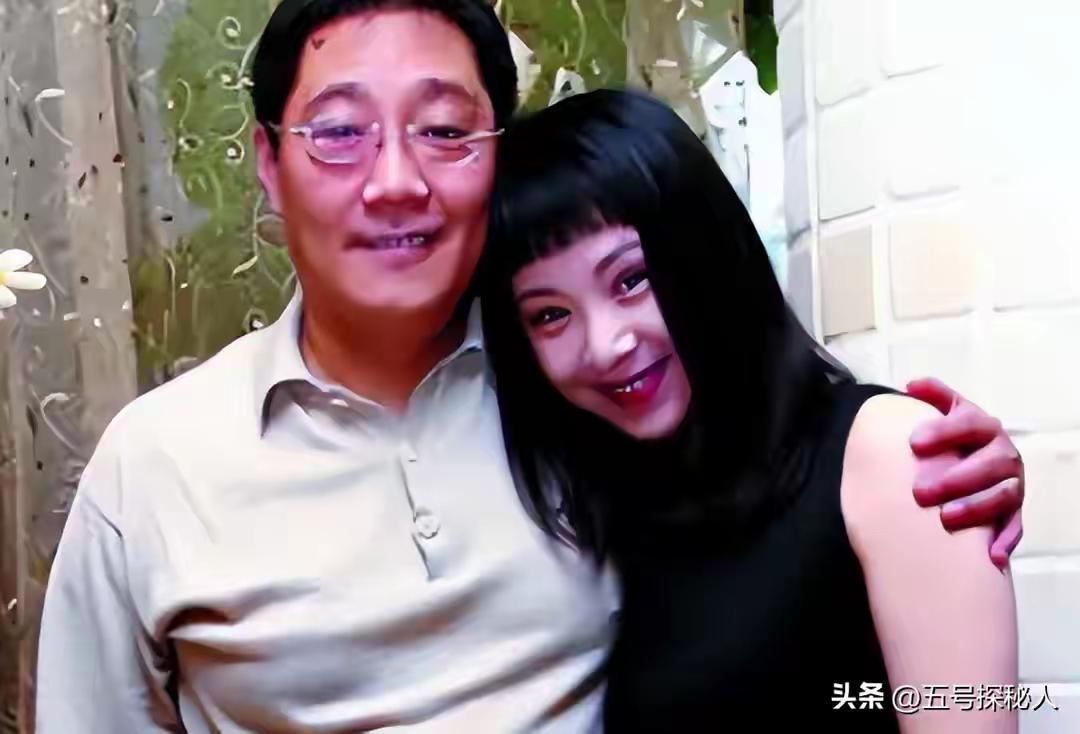 北京女子为入狱丈夫还债三千万：23年他手洗我内衣，9年我还他一生债

当所有人以