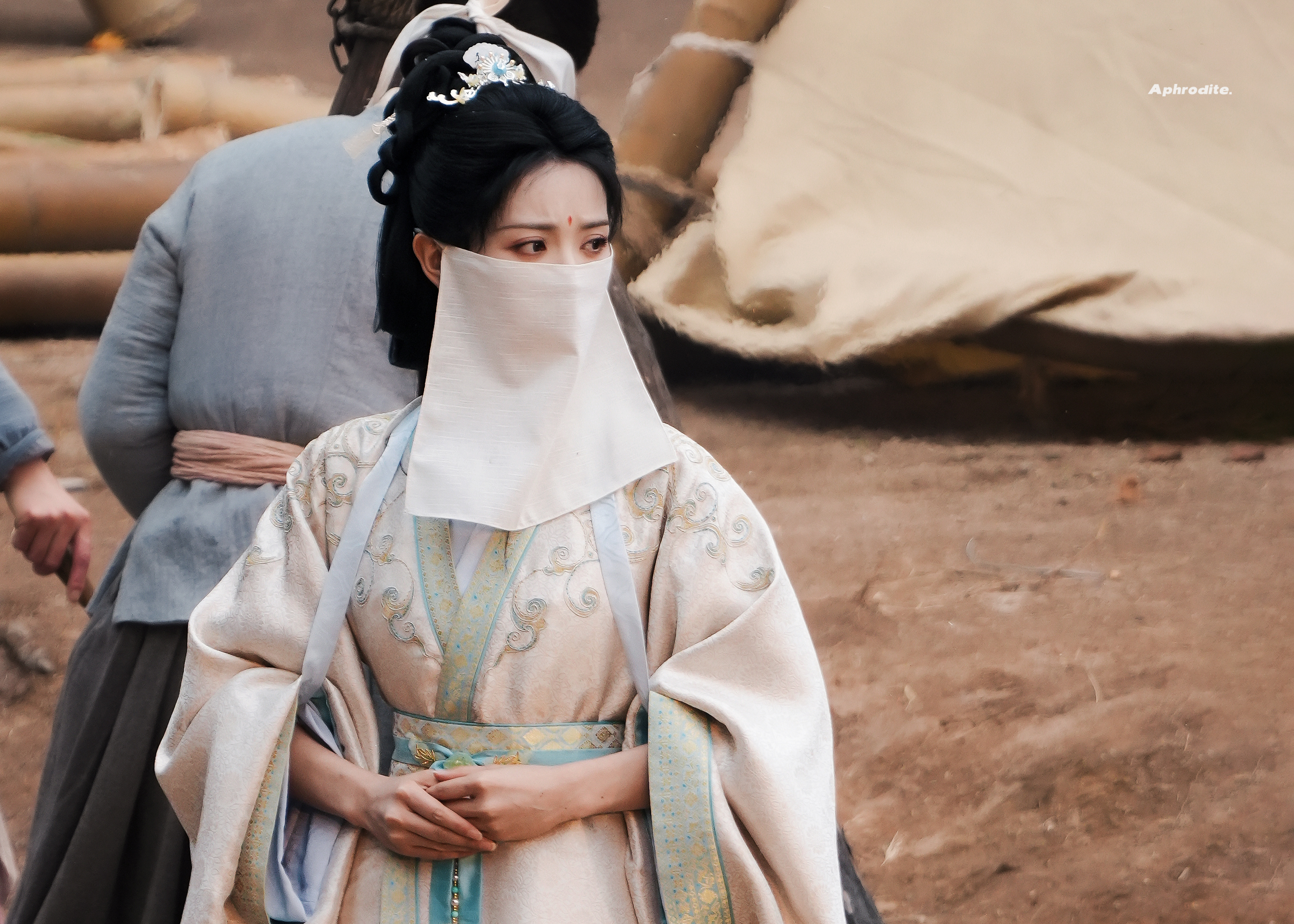 好幸福吧2025年的最后一天还有如此绝美的面纱小田可以看田曦薇 《嫁金钗》☽ 一