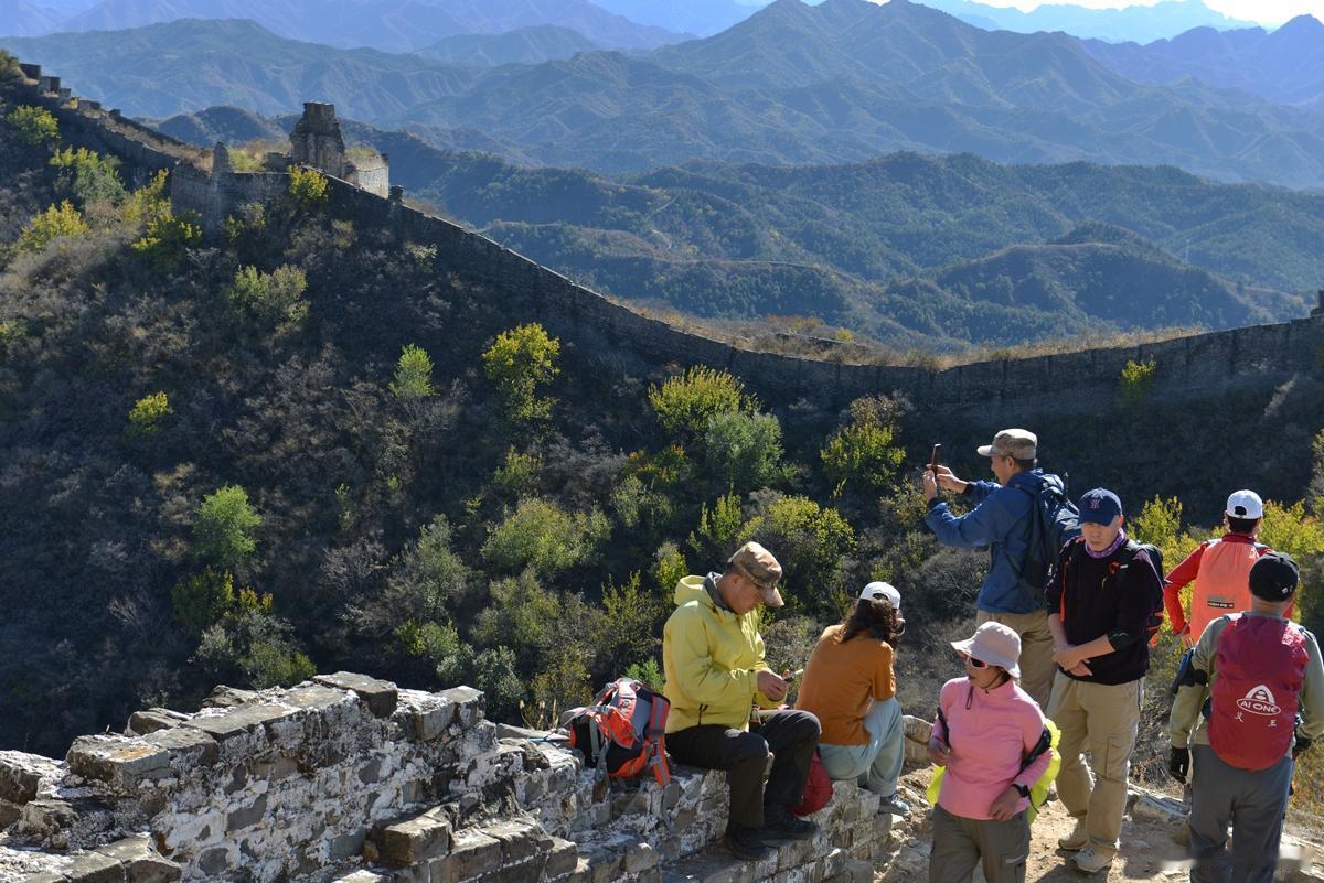 密云爬山必去的十大山？
作为在密云爬了十年山、连山里的野核桃树都认得的老“山猴子
