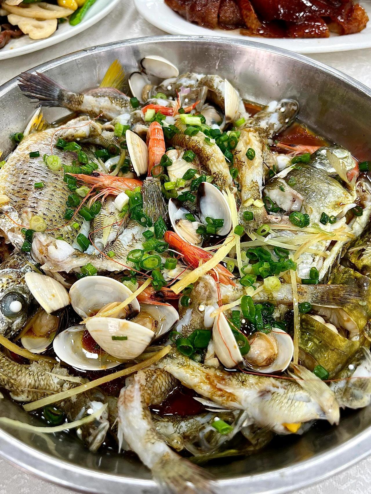 坐标: 广东，广州，番禺，海鸥岛

钊记农庄
广东广州番禺区海鸥大桥环岛路