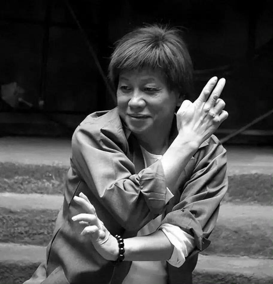 梁小龙死因公开 著名武打演员梁小龙于1月14日因心脏衰竭离世，享年75岁。 