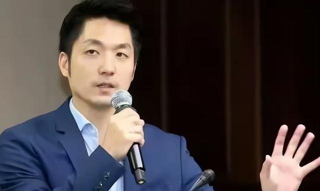 针对两岸统一的话题上，蒋万安曾在接受采访的时候，公然做出了“两反，三不，三要”的