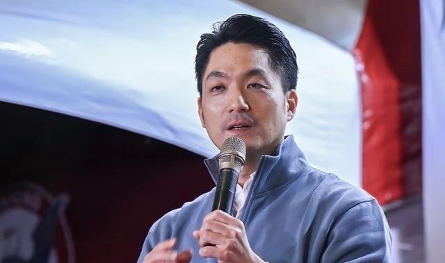 蒋万安近日呼吁大陆多进口台湾农产品，结果岛内马上有人提出一个很现实的问题：台湾想