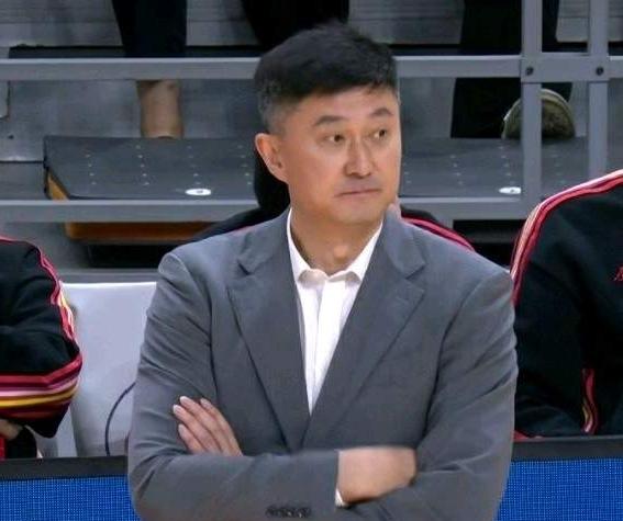 约克最后一球有没有压线不重要！看看今天广东队的潇表现，真的配不上赢球！看看以下3