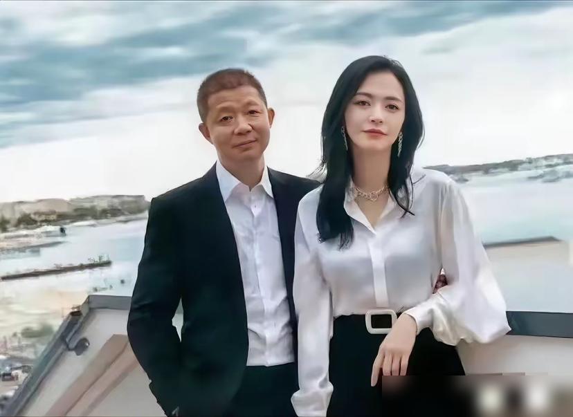 姚晨曹郁这事官宣了，很多人猜是不是利益终于解绑了。
 
我去看了一眼，这事没那么