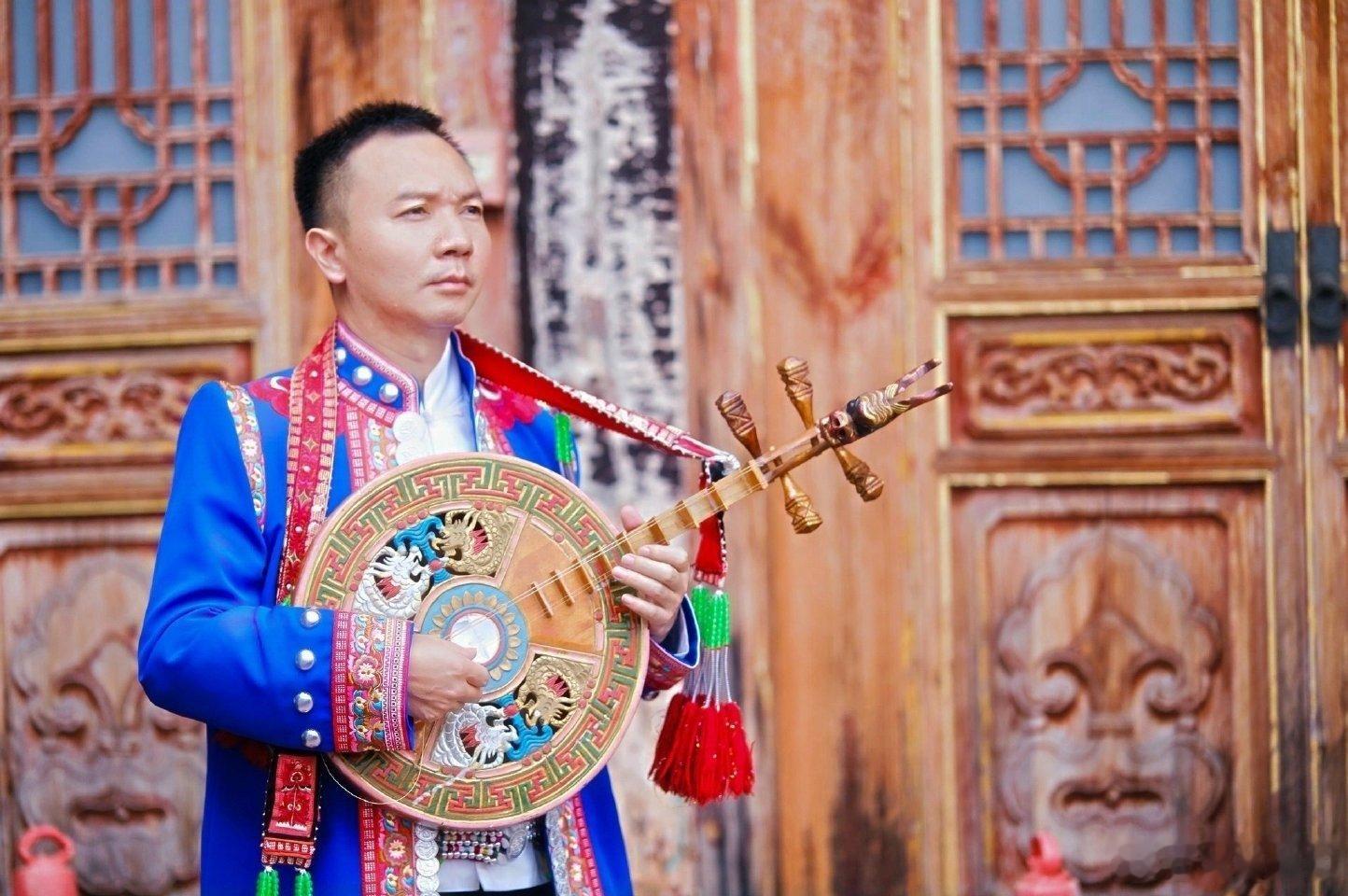 云南石屏杨梅节系列活动启动  在云南能够看到杨梅节的活动，真的还挺不错的呀，并且