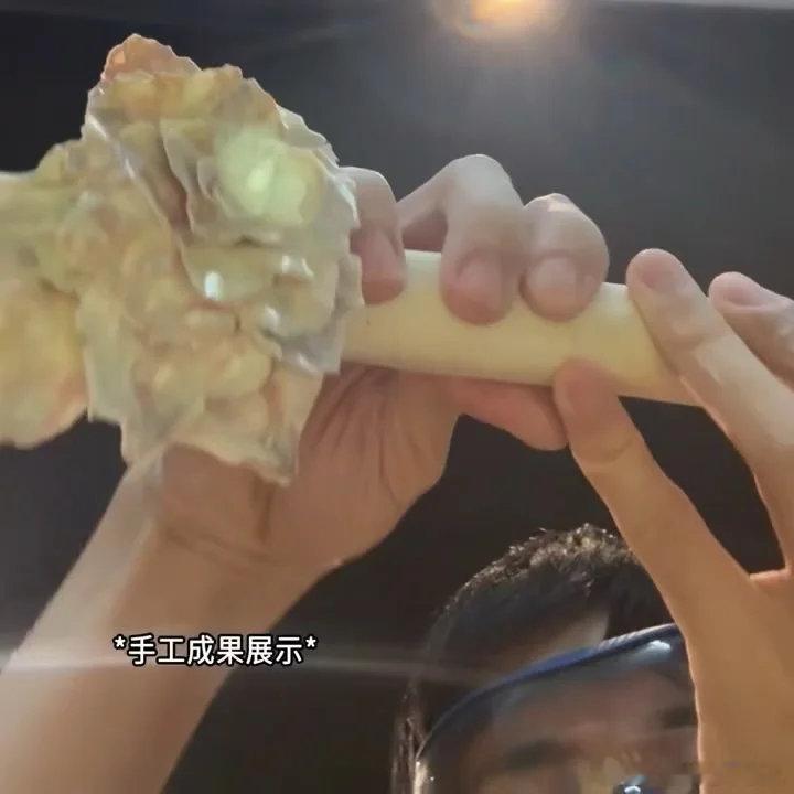 易烊千玺泳镜梦男 易烊千玺吹笛子也要戴泳镜易烊千玺吹笛子也要戴泳镜 还以为易烊千