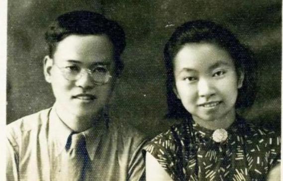 1951年，“半导体之母”谢希德完成学业，打算回国，父亲暴跳如雷，拨通电话：“你