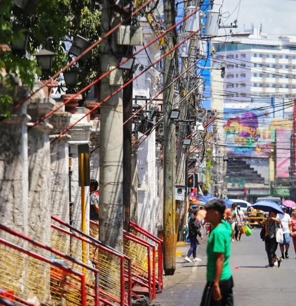 菲律宾外交部1月15日宣布，自1月16日起对中国公民免签，停留时间最长14天，仅