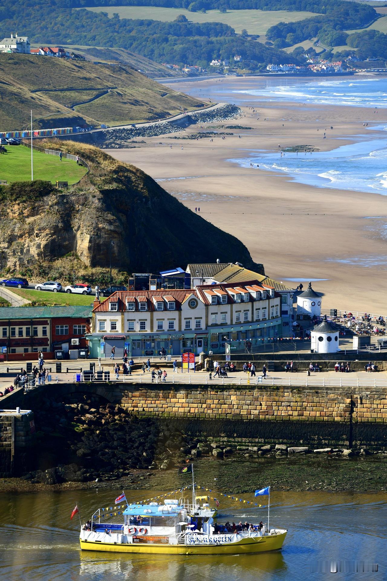 惠特比Whitby，是英国北约克郡下辖的北海滨小镇，位于英格兰东海岸的埃斯克河入