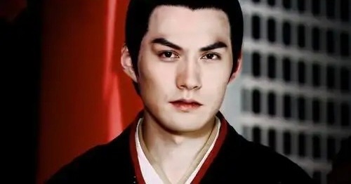 严屹宽做臣做帝都权威谁还没被严屹宽的大宋官家狠狠戳中！天选古人脸把帝王威仪焊在身