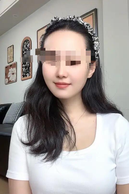 这年头最讽刺的婚姻真相，从来不是伴侣出轨，而是全家人联手对你演戏。上海这位女子的