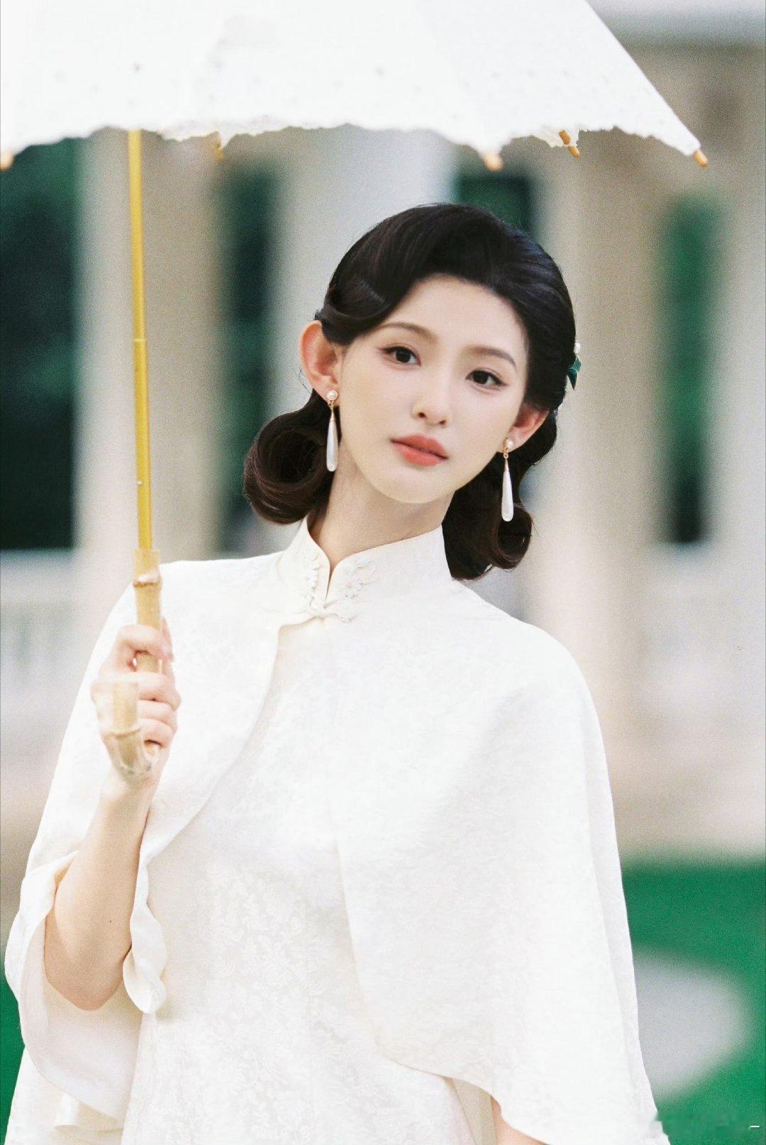 超级适合旗袍的女子太好看了 ​​​