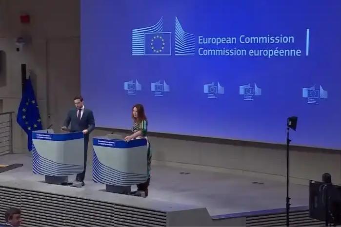 美国爆款APP栽了，3月26日欧盟直接动真格，对美国那款很火的照片分享平台“色拉