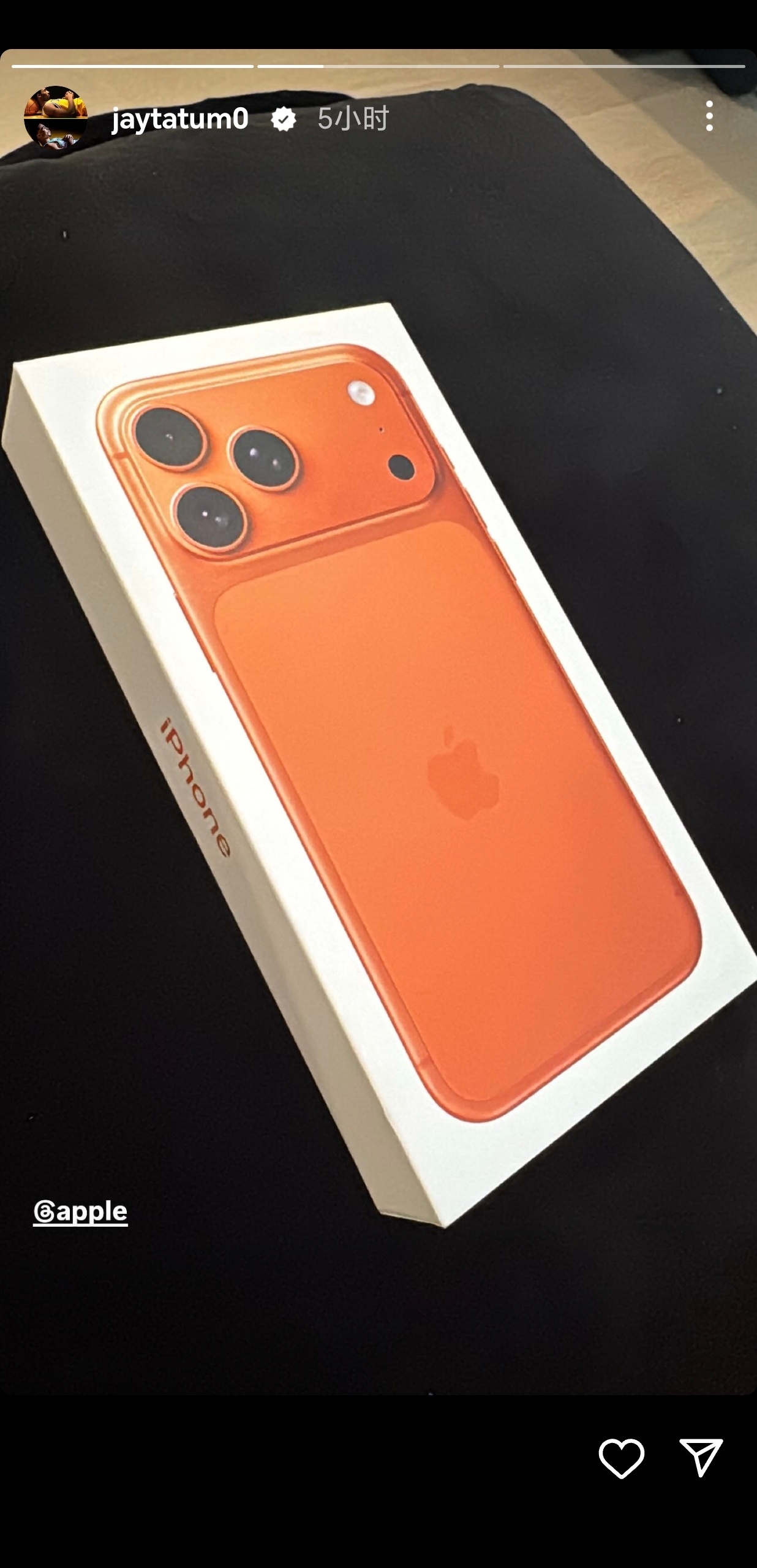 换新机！塔图姆晒出了刚入手的iPhone17 Pro Max手机！凯尔特人热爱日