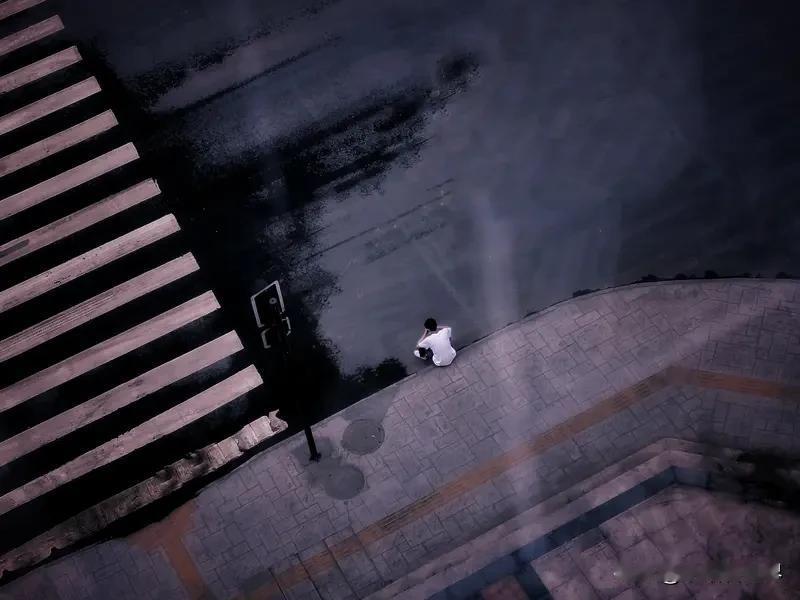 请问善良和优秀可以并存吗可以的，善良的人都会有他优秀的一面，优秀的也会有善良的一