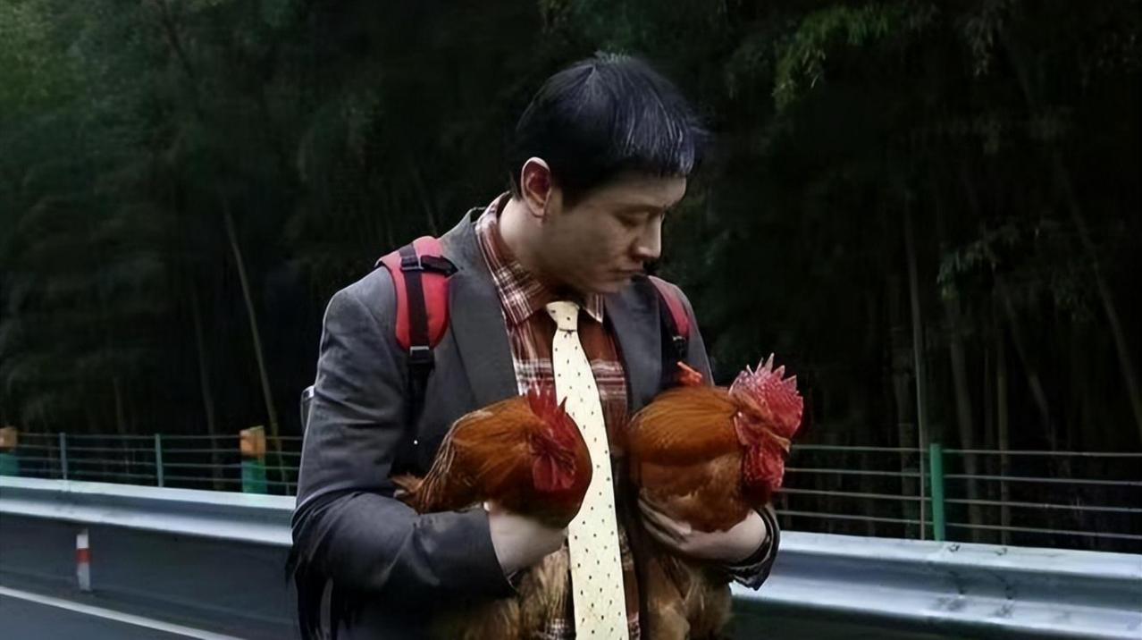 46岁黄晓明近照曝光，网友直呼“毁容”，一夜变老，胖到变形……他到底经历了什么？