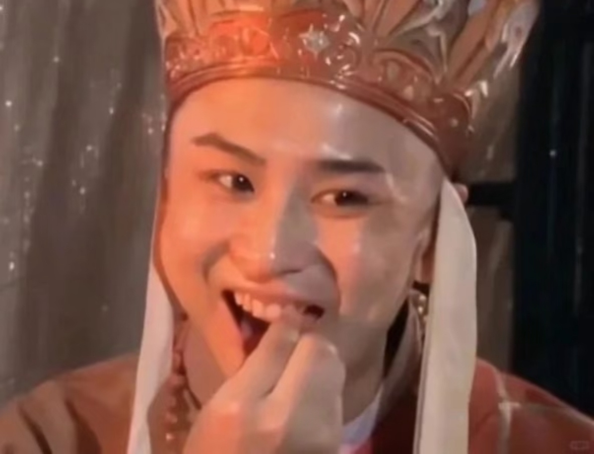 看看就得了，本身也没啥作品“被迫”退圈，估计就是想蹭一波热度，视频里这个机位安排