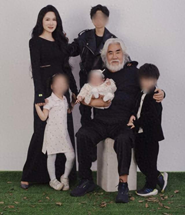 75岁张纪中与44岁妻子宣布备孕5胎，妻子：目标是生个“龙太子”