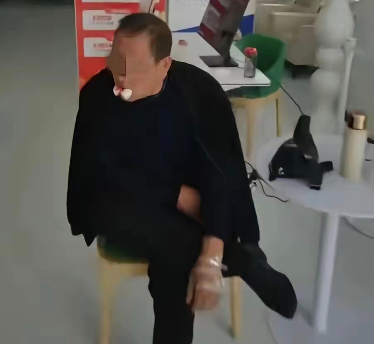 【宝鸡心梗老人遭口腔过度医疗争议，周兆成：高龄拔牙有安全红线，过度诊疗必担责】