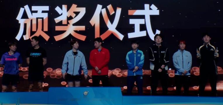 惊喜！蒯曼成为2026全锦赛双冠王—蒯曼/覃予宣3:0王晓楠/李益惠，夺得女双冠