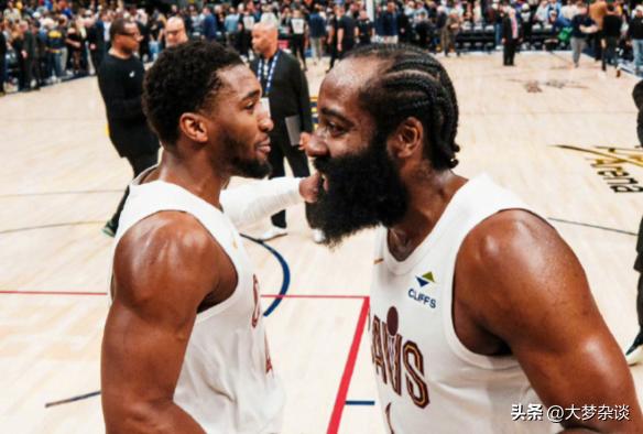 骑士跟活塞这场球真好看啊，有防守有对抗还有冲突有反转、双方主将坎宁安和阿伦都拼到