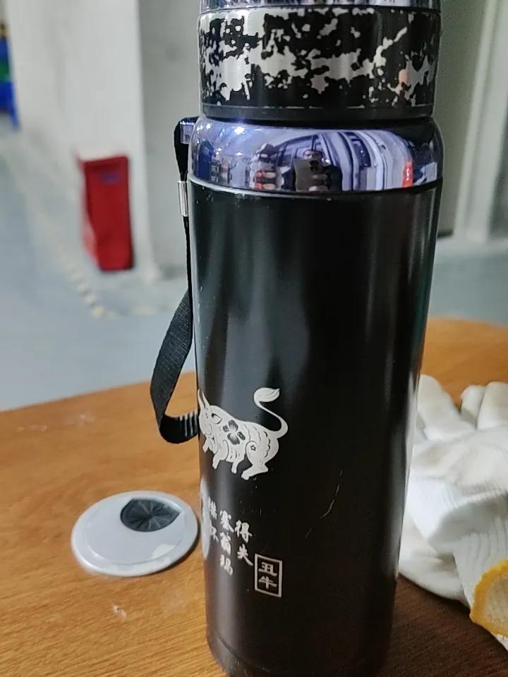 这杯子用了一年了[捂脸]