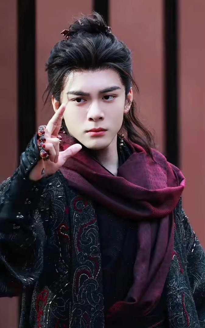 曾舜晞剧终了歌来了 《月鳞绮纪》快收官，曾舜晞《拾光而行》终于上线！武拾光隐忍又