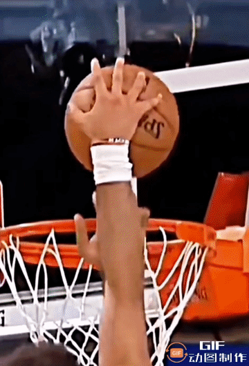 穆雷被羞辱：伦纳德用中指封盖穆雷。