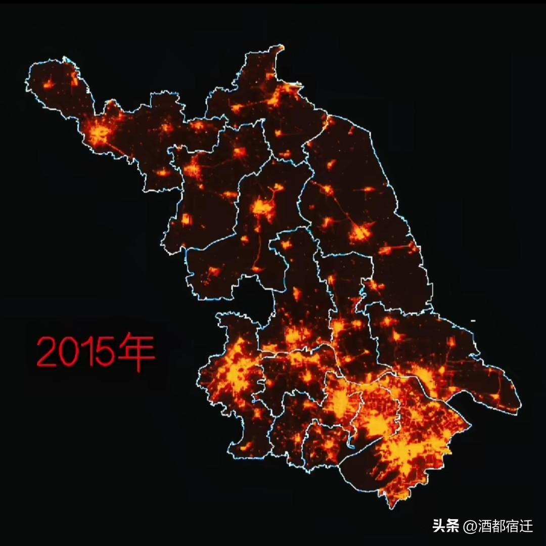 2015—2025，一张卫星灯光图，见证江苏巨变。从零星光斑到全域璀璨，苏南更亮