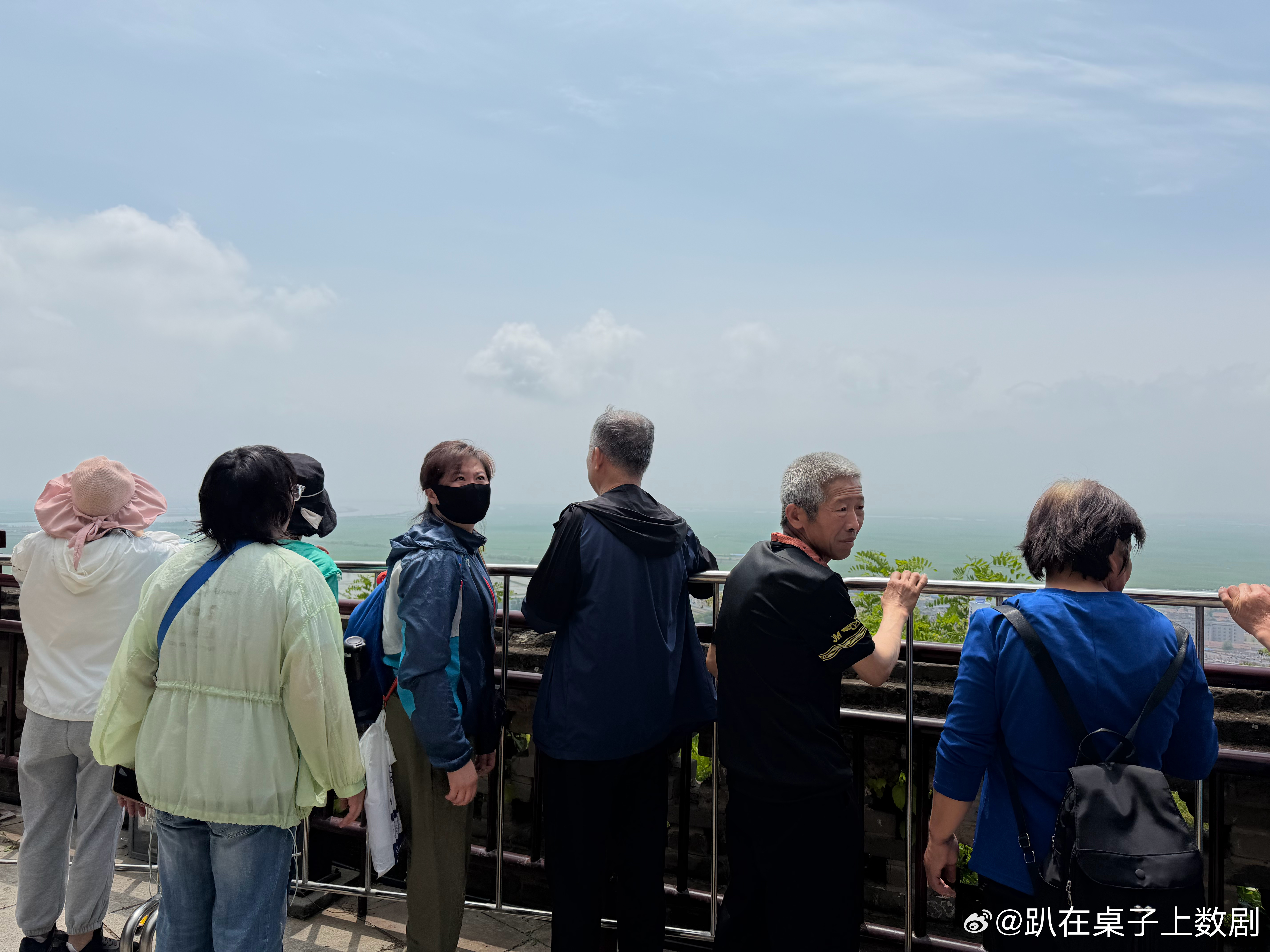 国庆第一天，我妈已经第三次问“今天到底出不出门”了。好的，收到，辽宁大孤山安排上