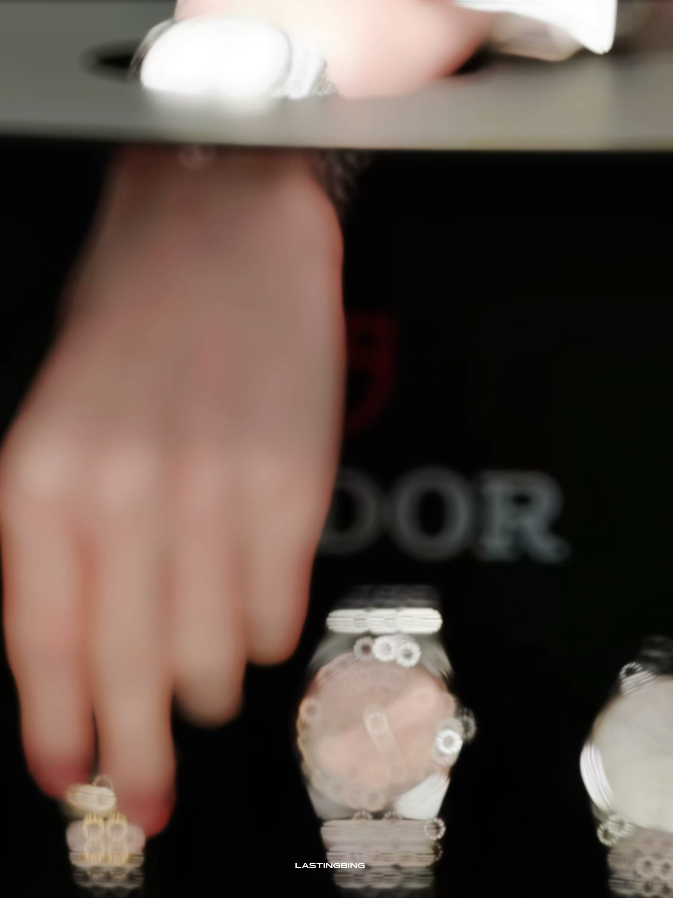 乱摸什么，摸的人心乱乱